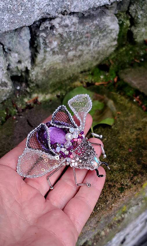 Brož korálková lišaj