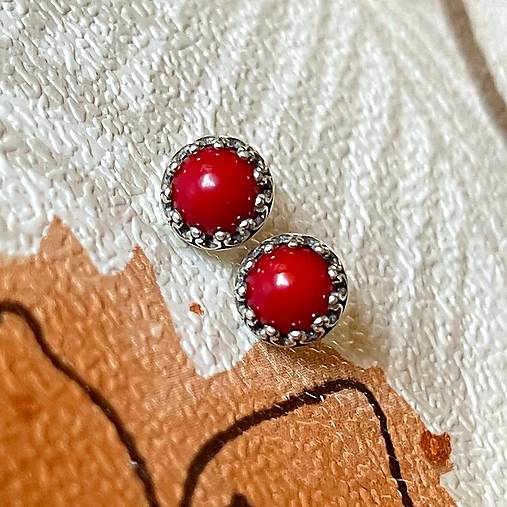 Filigree Red Coral Earrings Ag925 / Strieborné napichovacie náušnice s prírodným koralom A0015