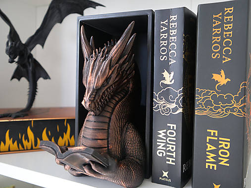 Dekorácie - Book Nook - Drak s knihou - 17836927_