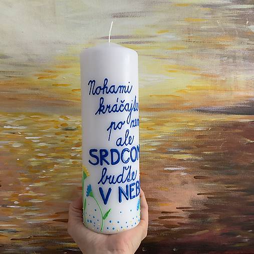 Maľovaná svieca s nápisom "Nohami kráčajte po zemi, srdcom buďte v nebi" 2 (biela, 25 cm)