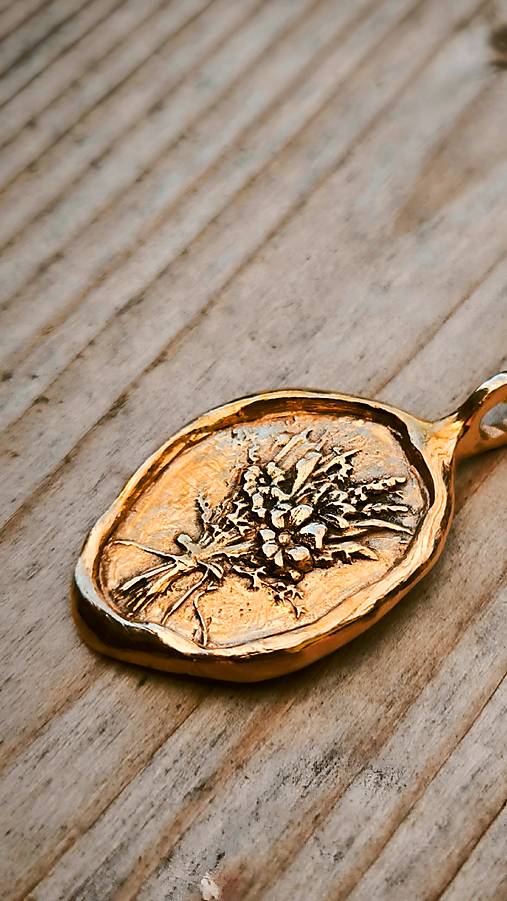 Prívesok kytica z bronzu - lúčne ticho 