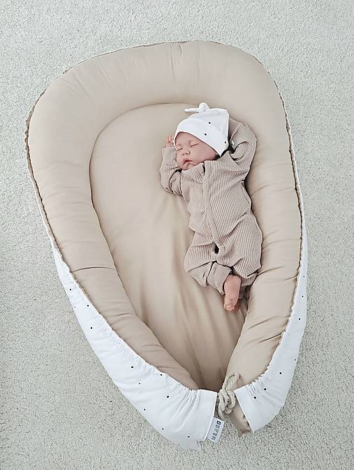 Detský textil - Hniezdo pre bábätko obojstranne použiteľné latte a bodky - 17839509_