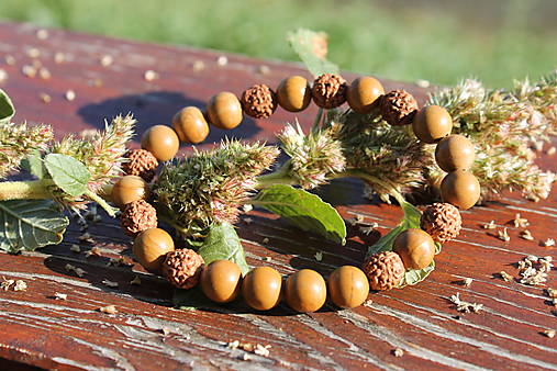 Spätý s prírodou _Rudraksha line Náramok