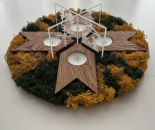Svietidlá - Adventný svietnik drevený s machom  - 17842195_