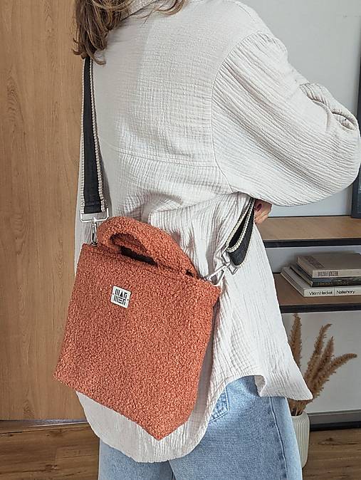 Kabelka  L I N A - škoricová