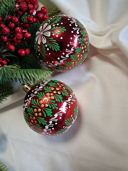Dekorácie - Vianočné gule zdobené voskom zeleno-zlato-biele.... (Vianočné gule maľované voskom) - 17841993_
