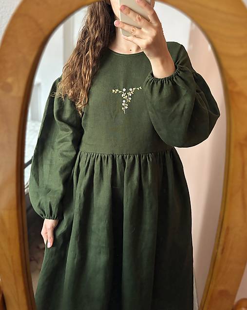 Šaty - Ľanové vyšívané midi šaty so spadnutými rukávmi - Lesní víla - 17845759_
