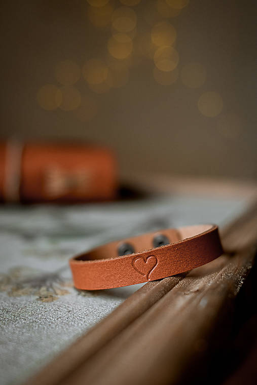 Náramky - Kožený náramok - ♡ (Dámsky) - 17844520_