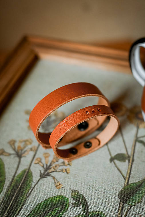 Kožený náramok s textom na želanie