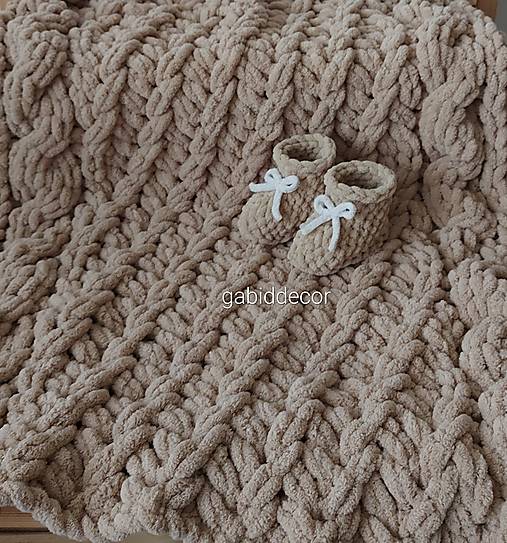 Jemnučká a ľahká detská deka/deka z priadze alize puffy (Súprava deka + papučky bledá hnedá, alebo farba podľa výberu)