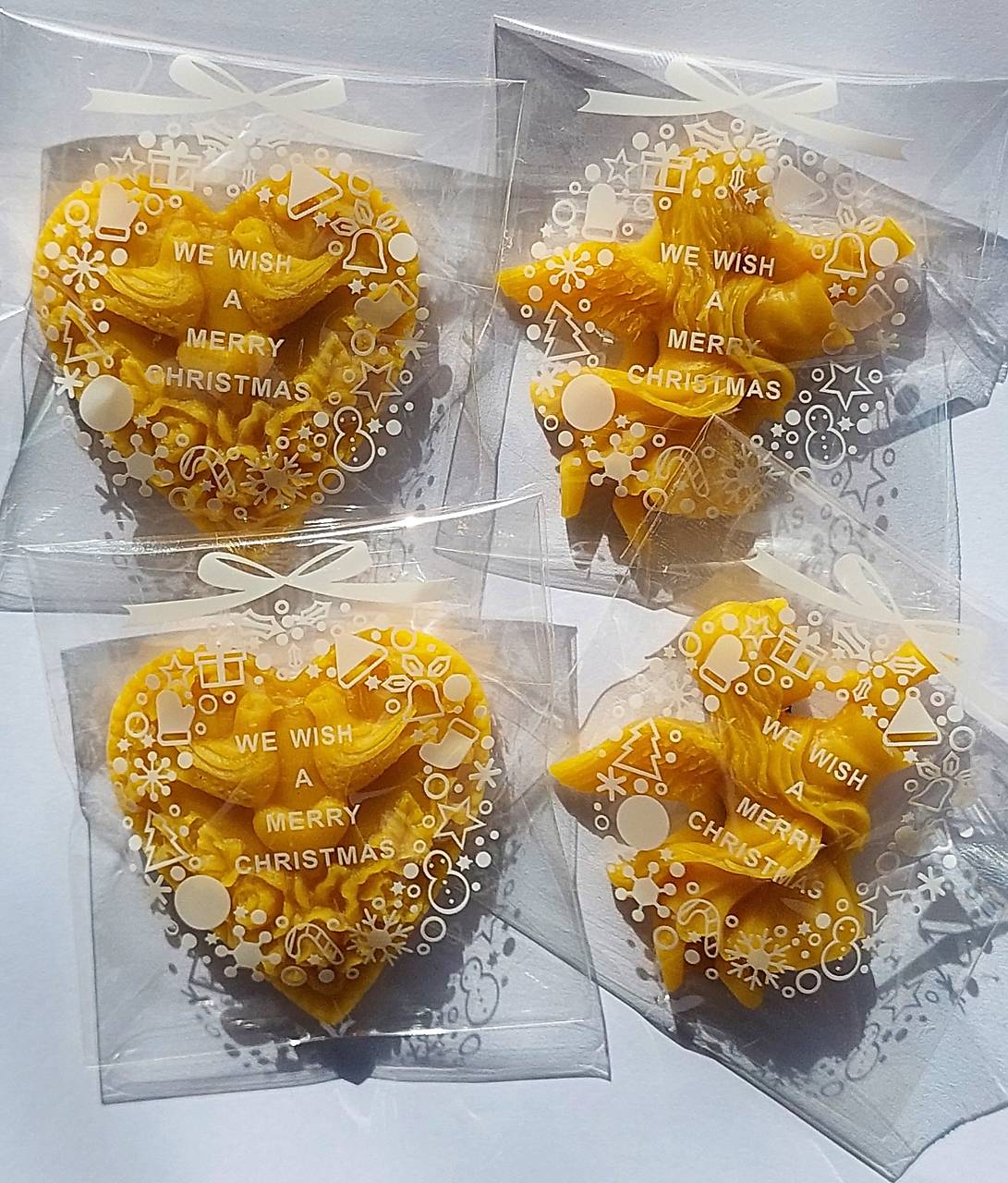 Magnetka/ozdoba na stromček zo 100% včelieho vosku - Holubičky