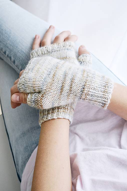 Rukavice - Pletené nátepníčky - modrý melír II - 17849575_