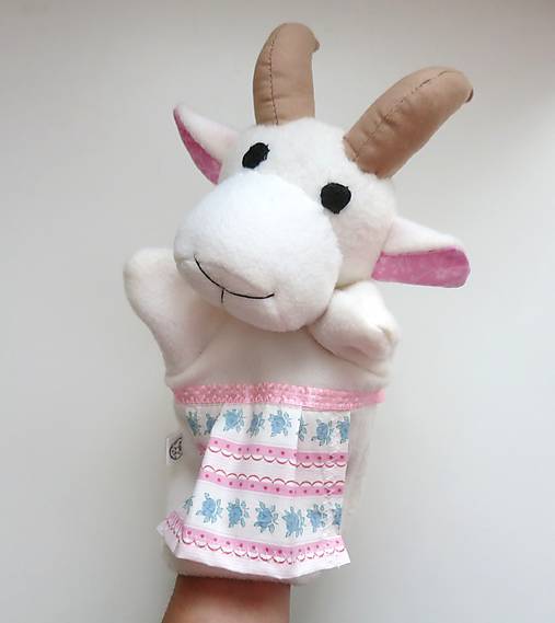 Maňuška koza - mama koza so zásterkou a veľkými rožkami