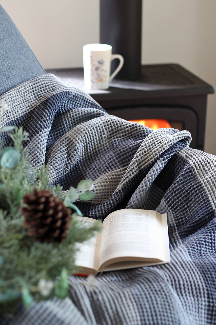 Darček na Vianoce, ktorý zahreje – luxusný pléd z ľanu a bavlny v darčekovej krabici