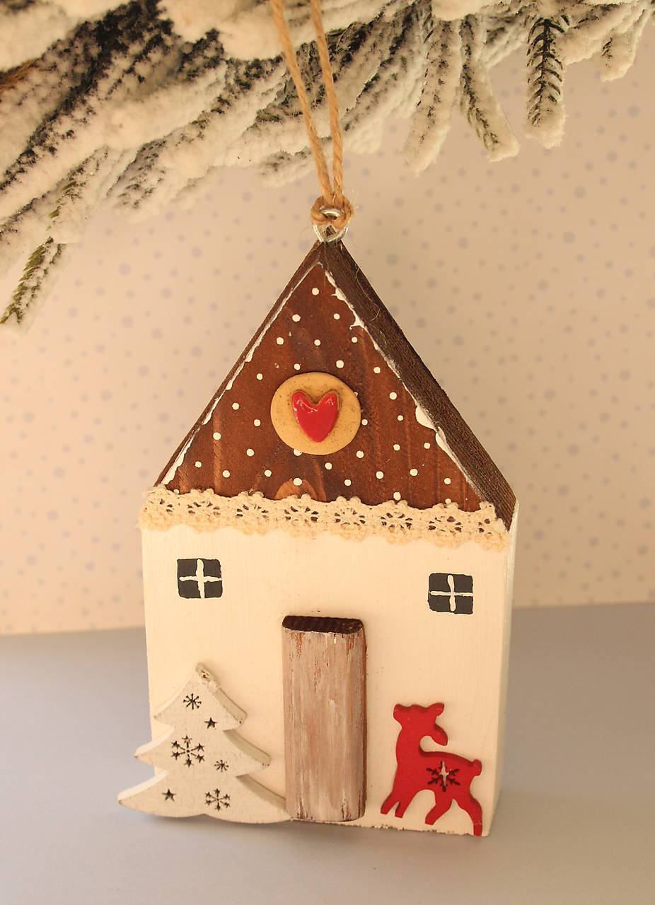 Drevený domček biely na zavesenie