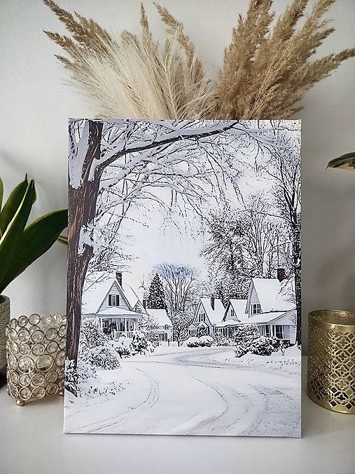 Svietiaci vianočný obraz – Zasnežené domčeky (40 × 30 cm)