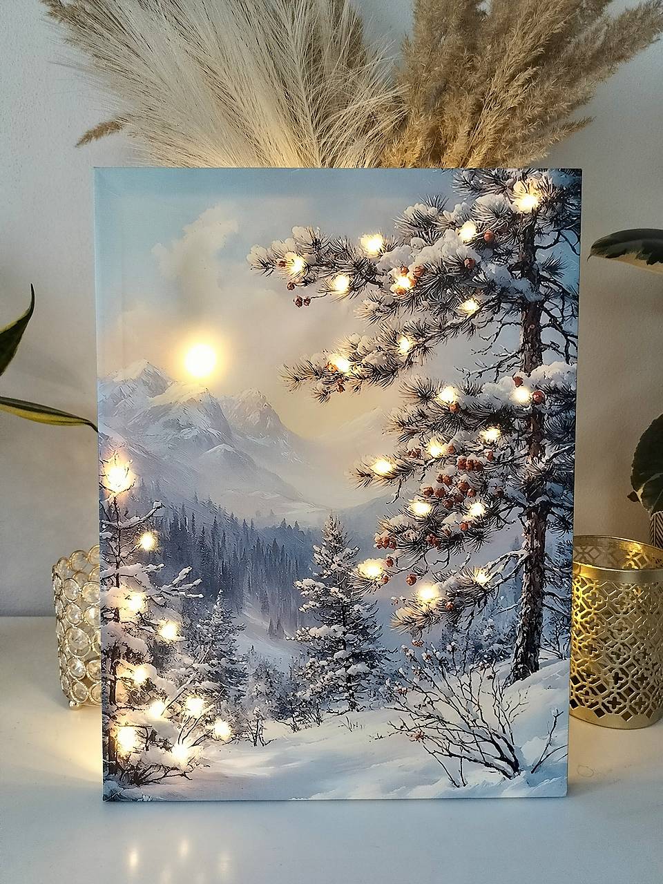 Svietiaci vianočný obraz – Zimná krajina s horami (40 × 30 cm)