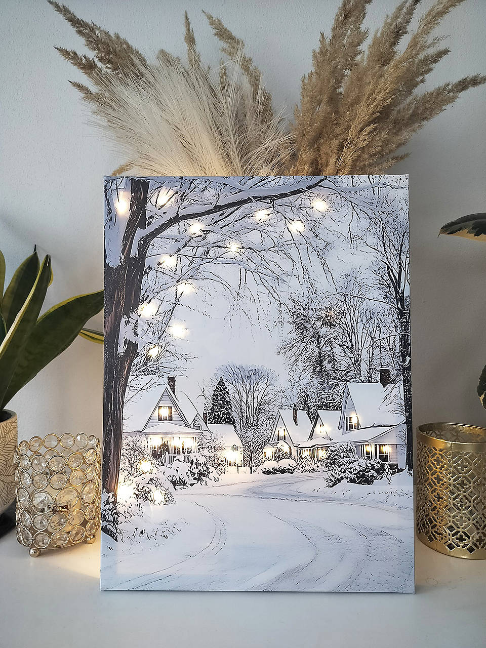 Svietiaci vianočný obraz – Zasnežené domčeky (40 × 30 cm)