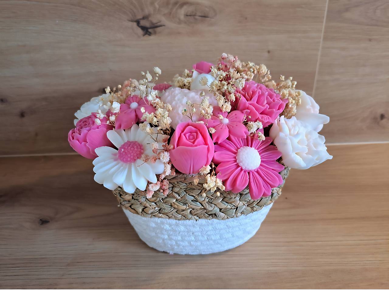 Kytica v prírodnom košíku