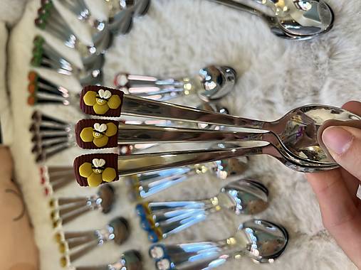 Lyžička  (Vcielka)