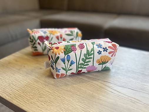 Kozmetická taštička - živá lúka