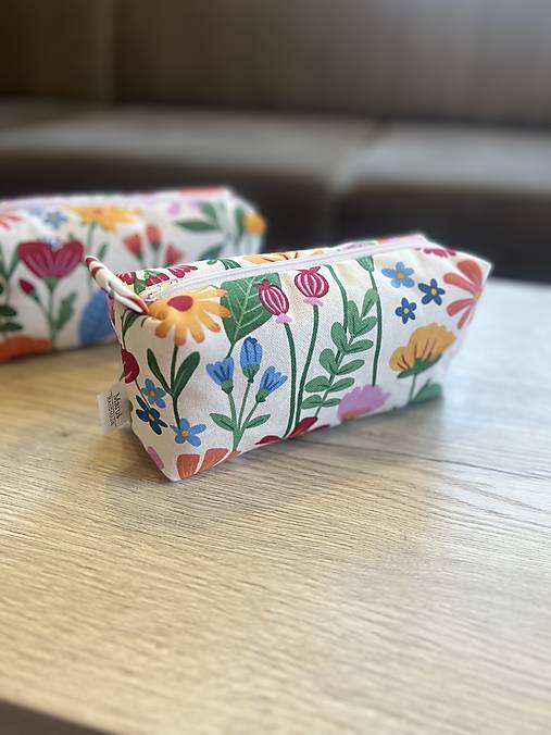 Kozmetická taštička - živá lúka