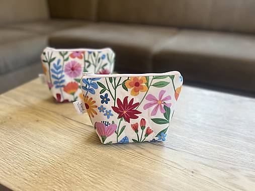 Kozmetická taštička - živá lúka