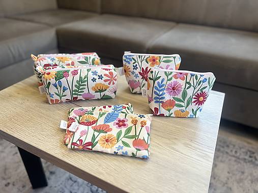 Kozmetická taštička - živá lúka