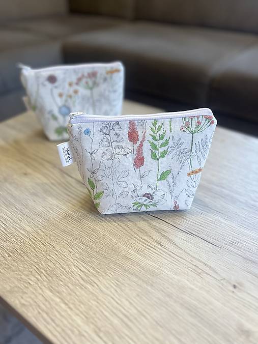 Kozmetická taštička - jemná lúka