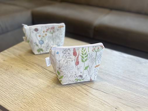 Kozmetická taštička - jemná lúka