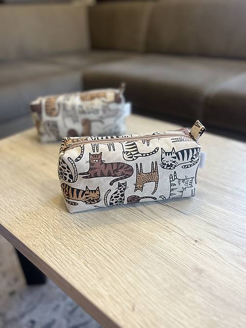 Kozmetická taštička - mačky