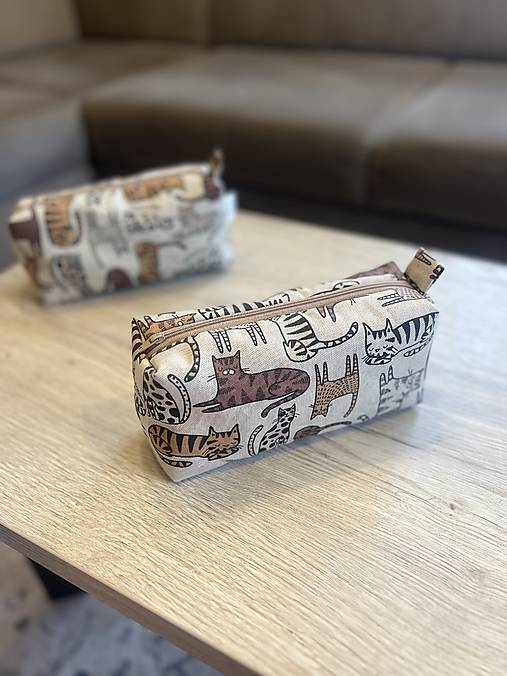Kozmetická taštička - mačky