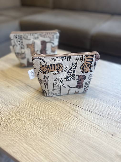Kozmetická taštička - mačky