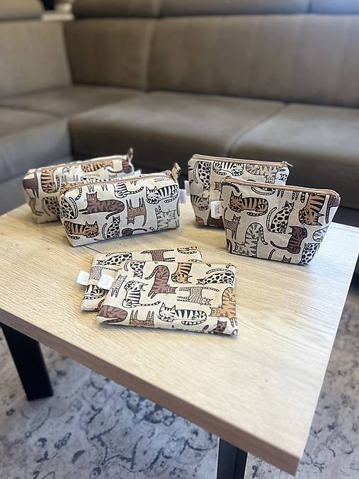 Kozmetická taštička - mačky