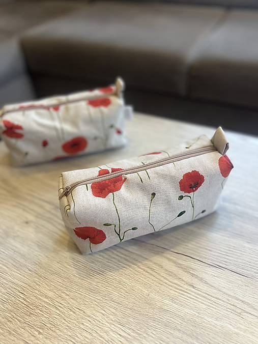 Kozmetická taštička - vlčie maky