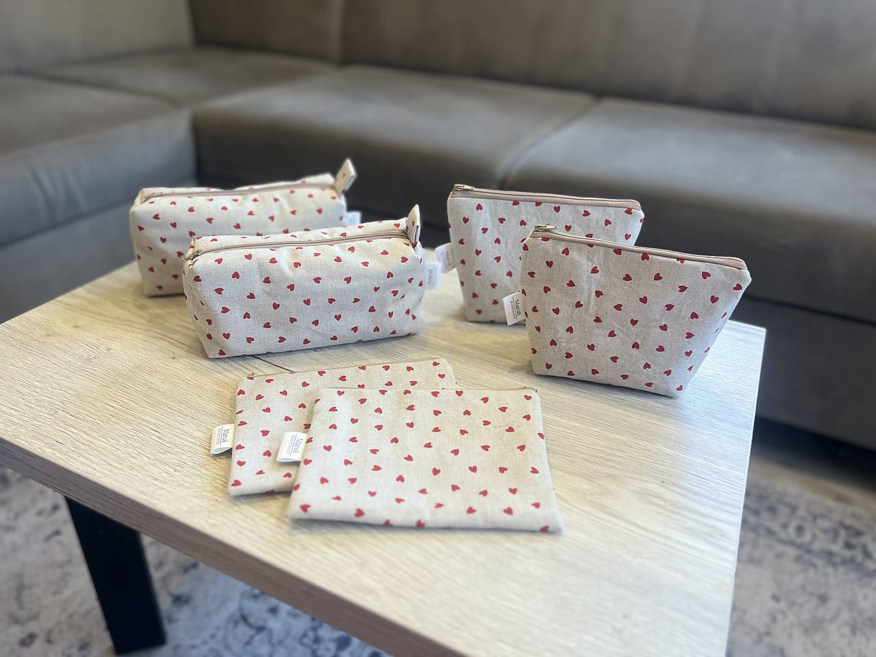 Kozmetická taštička - srdiečka