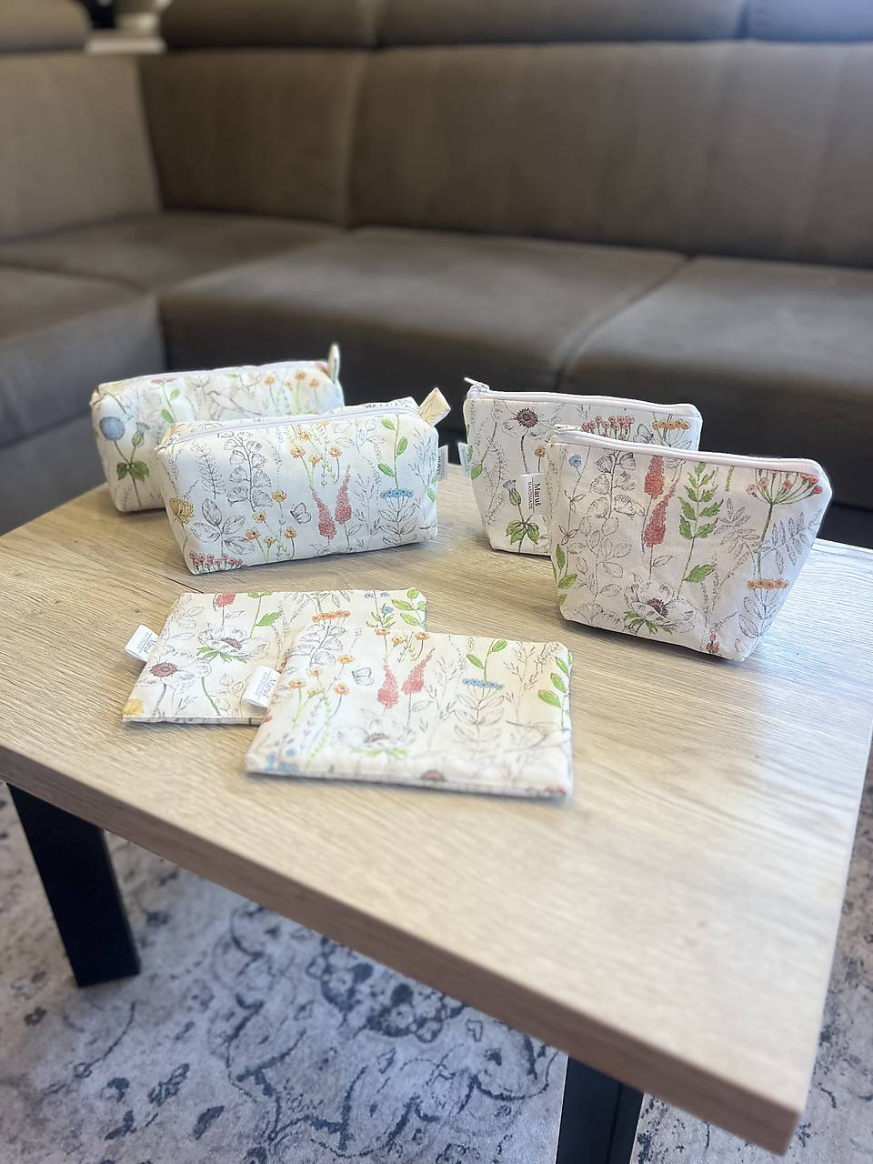 Kozmetická taštička - jemná lúka