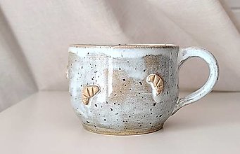 Nádoby - Modrý keramický hrnček s rohlíčkami - 17852982_