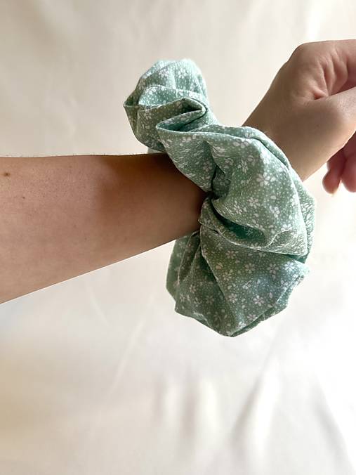 Ozdoby do vlasov - Scrunchie XXL (Mint & Bloom bavlna) - 17852574_