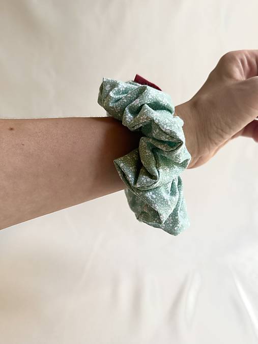 Ozdoby do vlasov - Scrunchie MAXI (Mint & Bloom - 100% bavlna) - 17852583_