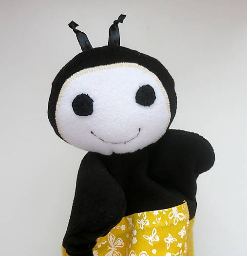 Maňuška včielka (Včielka od Medovej lúky)