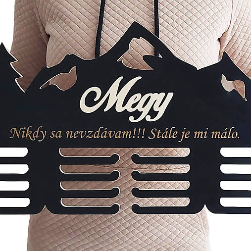 Drevený vešiak na medaily 80cm v čiernej farbe