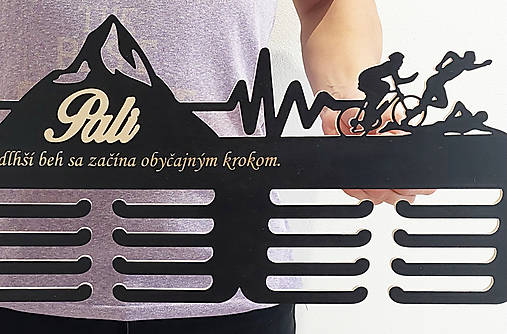 Drevený vešiak na medaily 80cm v čiernej farbe