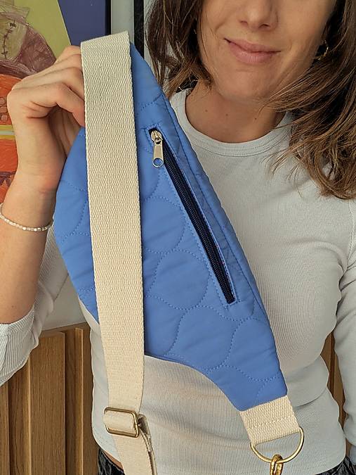 Prešívaná ľadvinka - modrá