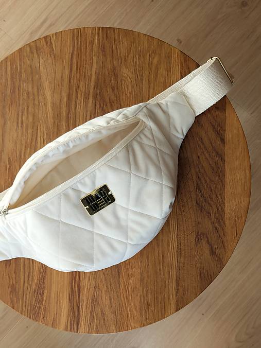 Prešívaná ľadvinka - biela