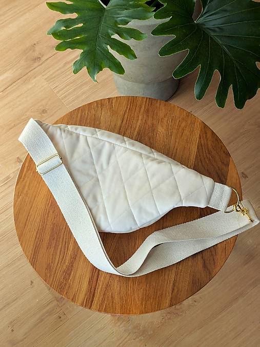 Prešívaná ľadvinka - biela