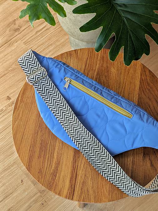 Prešívaná ľadvinka - modrá