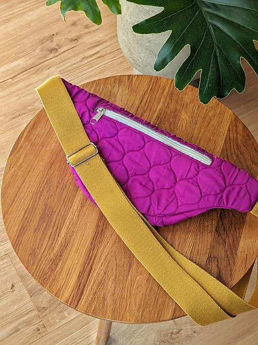 Prešívaná ľadvinka - cyklamenová