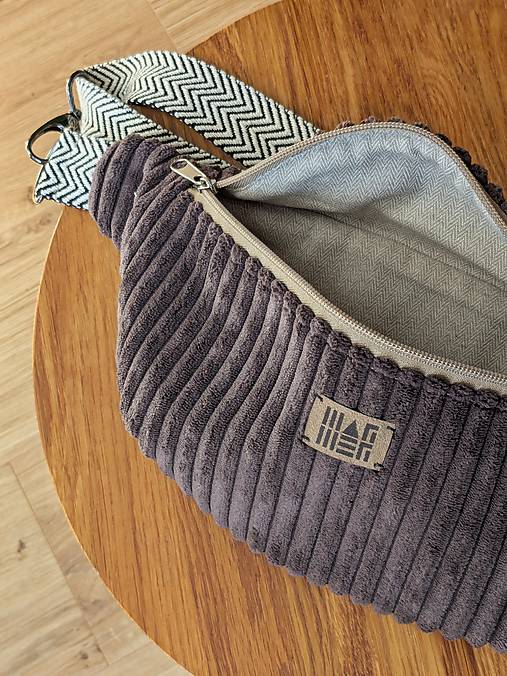 Menčestrová ľadvinka - hnedá