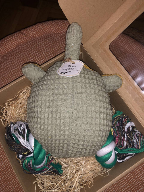 Pre zvieratá - Hračka s preťahovadlom korytnačka ”Tarti” - 17858382_